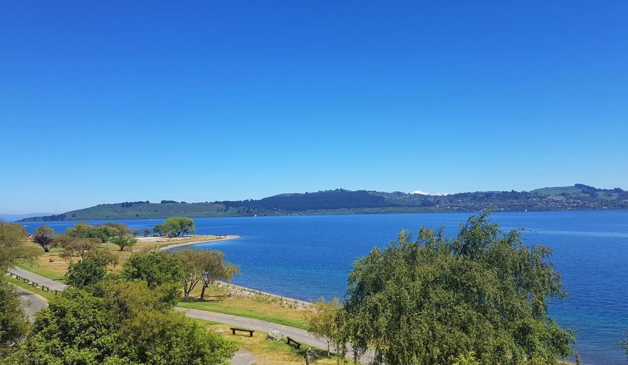 Close To The Lake Taupo Ngoại thất bức ảnh